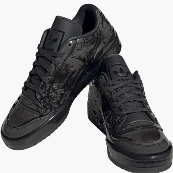NWB ADIDAS CHINESE PORCELAIN FORUM LOW SNEAKER MEN’S SIZE 4 BLACK / CARBON - Picture 1 of 14